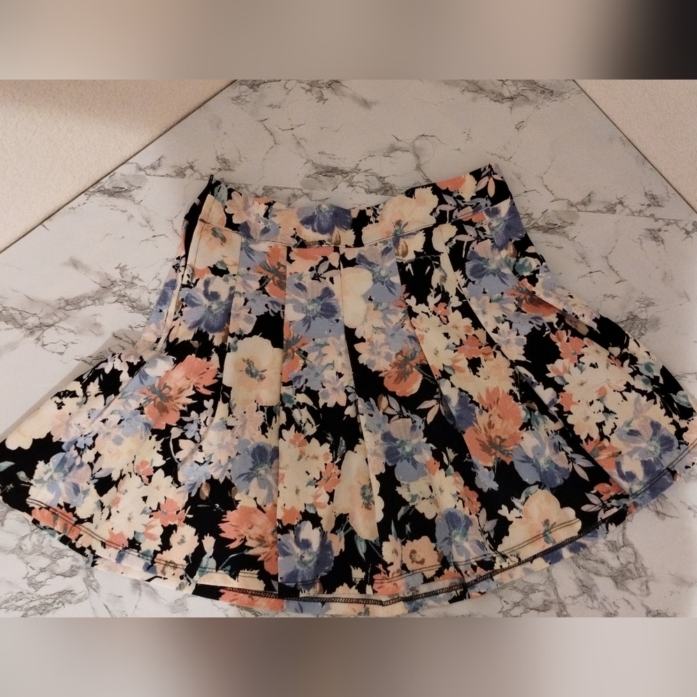 Mi Ami, size medium in kids, floral print